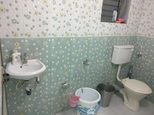 Krushna Kunj Holiday Home - image 4