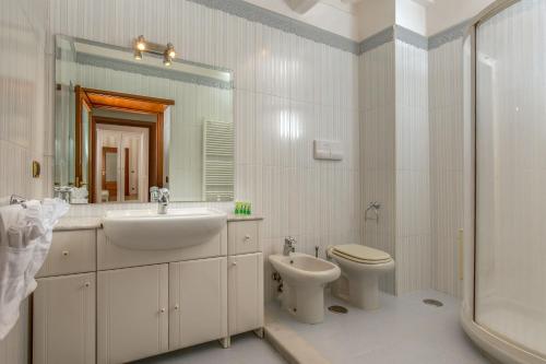 Mario's apartament in the Spanish Steps - image 2