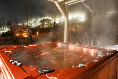 جاكوزي, Chalets Alpins- 27 Chemin des Skieurs in Stoneham (QC)