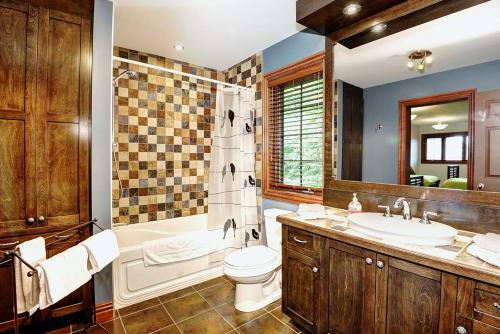 Chalets Alpins - 10 Chemin des Skieurs in Stoneham (QC)