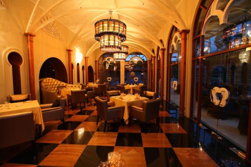 Ресторан, The Chateau Spa & Wellness Resort in Бентонг
