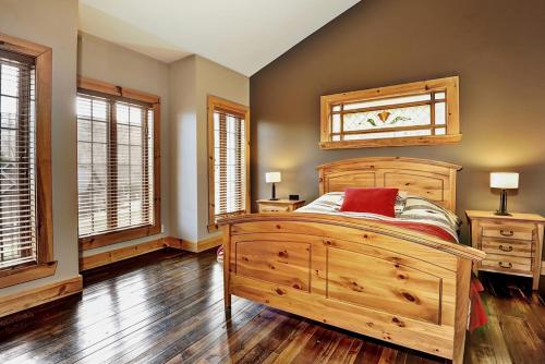 Chalets Alpins - 3 Chemin des Montagnards in Stoneham (QC)