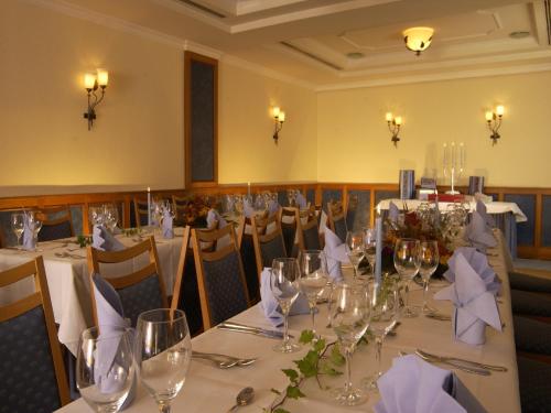 City Partner Hotel Strauss - image 11