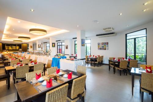 Restaurant, i Tara Resort & Spa in Phetchaburi