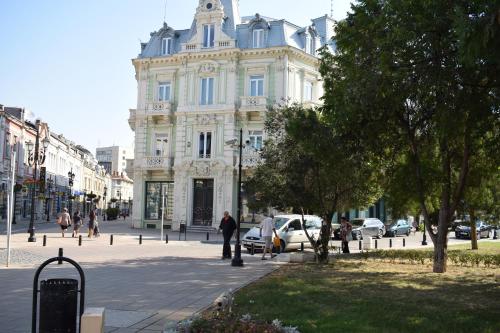 Two Bedroom Townhouse Mika with a private garage 1