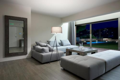 Elaia Luxury Suites Lagonisi