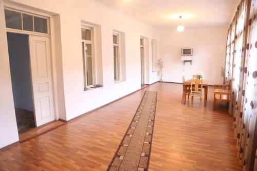 N&N Guest House in Mestia