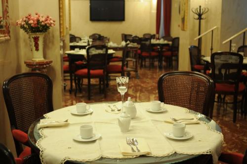 Comida y bebida, Hotel Villa Maria in Nápoles