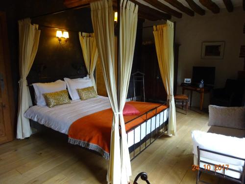 Moulin de Sévoux Room Type - Deluxe Double Room with Bath Moulin de Sévoux Room Type - Deluxe Double Room with Bath