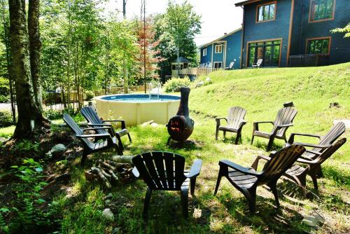 Swimming pool, Chalets Alpins -13 Chemin des Skieurs in Stoneham (QC)