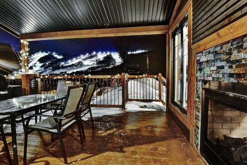 Balcony/terrace, Chalets Alpins -13 Chemin des Skieurs in Stoneham (QC)