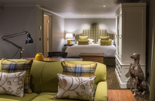 1 queen bed