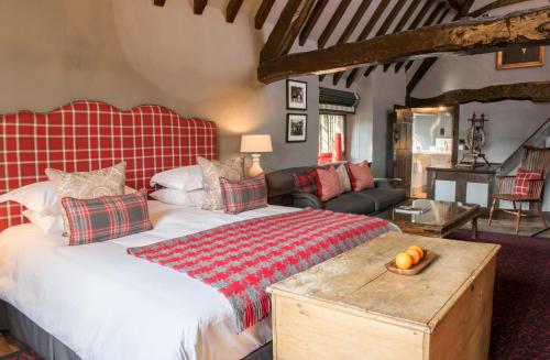 1 queen bed