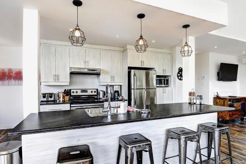 Unterkunft von außen, Chalet 27 Chemin des Quarante by Les Chalets Alpins in Stoneham (QC)