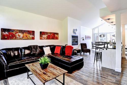 Unterkunft von außen, Chalet 27 Chemin des Quarante by Les Chalets Alpins in Stoneham (QC)