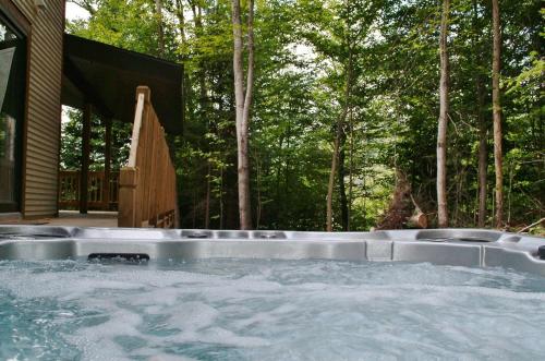 ジェットバス, Chalets Alpins - 40 Chemin des Skieurs (Unite A) in ストーンハム