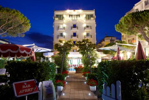 Ruhl Beach Hotel & Suites