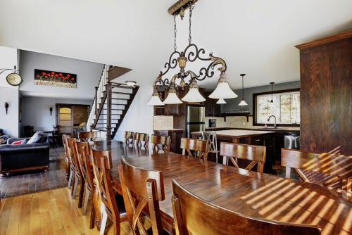 Chalet 01 Chemin Blanc by Les Chalets Alpins in Stoneham (QC)