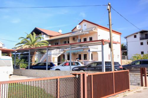  Apartments Azuro in Sukošan