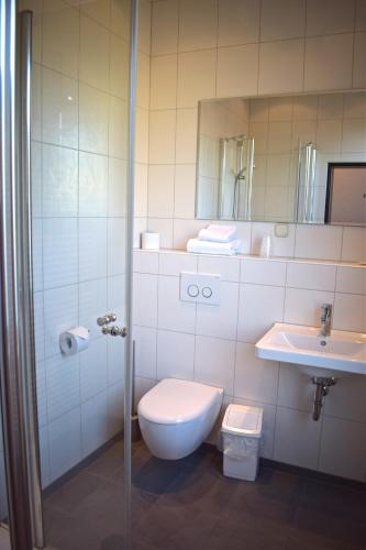 ห้องน้ำ, Landgasthof Buch in ไอเชนเซล