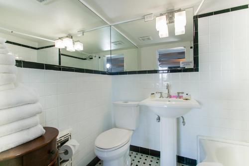 Lafitte Hotel & Bar
