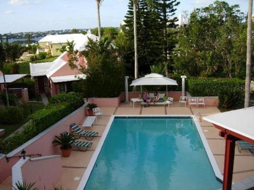 Swimming pool, Fourways Inn in Bermuda
