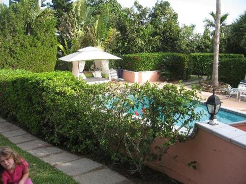 Piscina, Fourways Inn in Bermuda