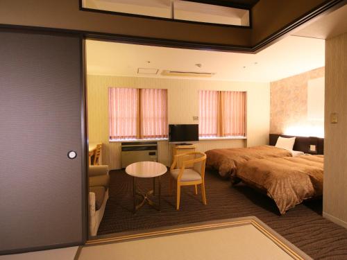 Resort Hotel Tateshina Set in a prime location of Nagano, Resort Hotel Tateshina puts everything the city has to offer just outside your doorstep. Offering a variety of facilities and services, the property provides all you