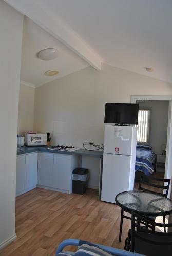 Port Gregory Caravan Park Room Type - One-Bedroom Chalet