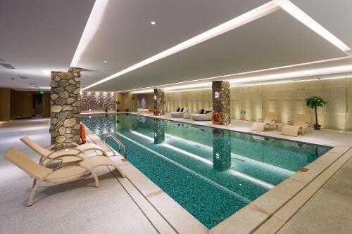 수영장, 스위스터치 광저우 호텔 레지던스 (Swisstouches Guangzhou Hotel Residences) in 바이윈 국제 공항 주변