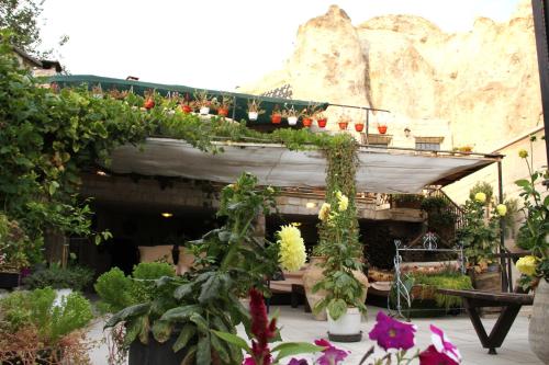 Turkish Cave House - image 8