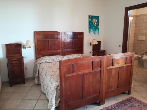 1 double bed, 2 twin beds