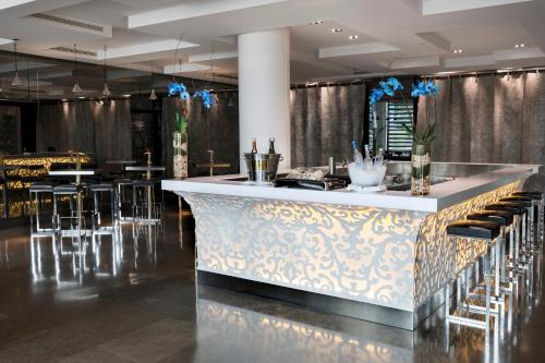 Hotel Puerta America - image 3