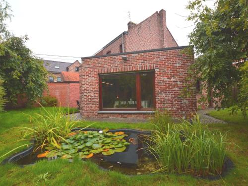 Family home with pond and terrace - Location saisonnière - Le Bizet