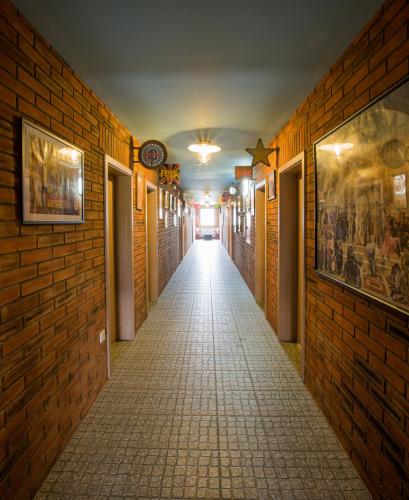Retro hotel Garage in Martinov