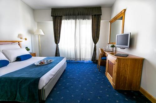 Hotel Diplomatic - image 5