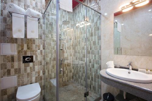Central Hotel - image 12