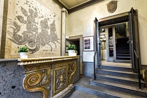 Hotel Diplomatic - image 13