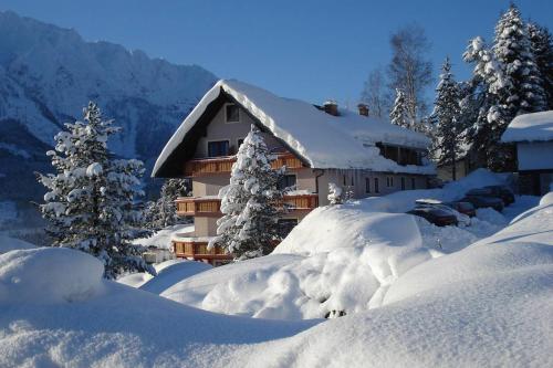 Hotel Pension Sonnenuhr