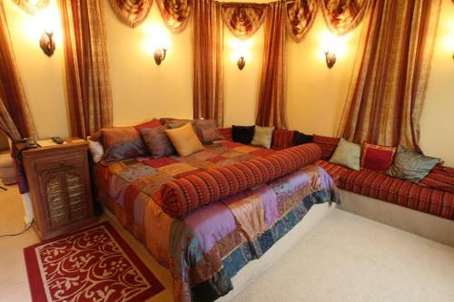 B&B Idaho Falls - Destinations Inn Theme Rooms - Bed and Breakfast Idaho Falls