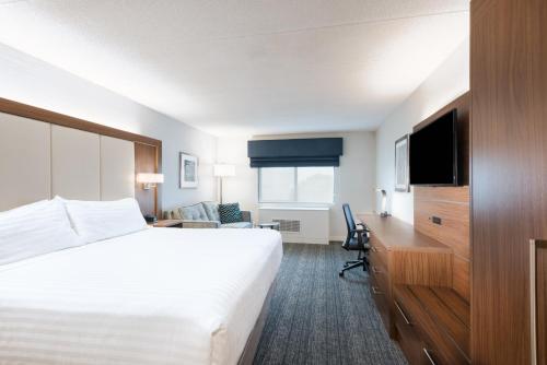Holiday Inn Express Boston-Waltham, an IHG Hotel in Waltham, USA