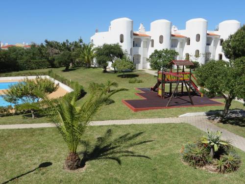  Apt com piscina em Alporchinhos in Lagoa
