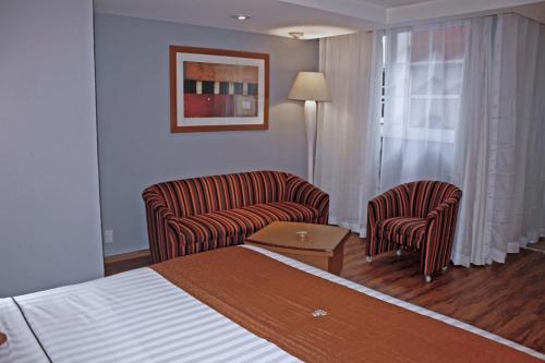 Standard Suite image 10