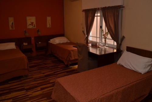 3 twin beds