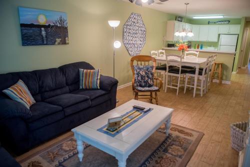 Pawley's True Blue – Pawleys Island, SC