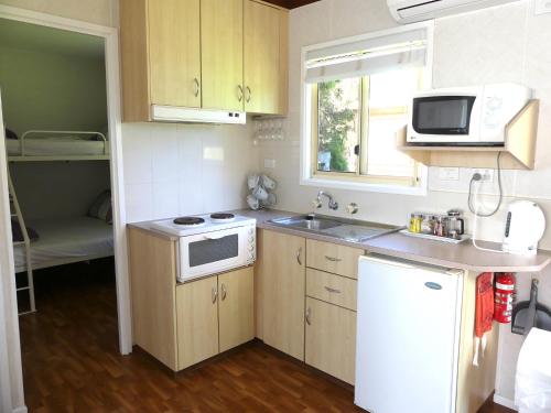 Kjøkken, Pelican Waters Holiday Park in Port Fairy