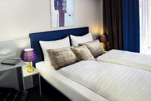 Double Room image 2
