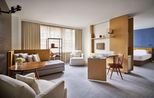 Junior Suite with City View