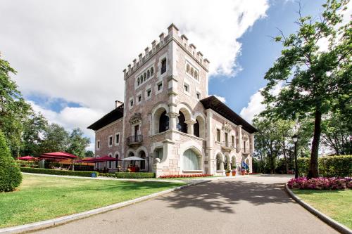 Castillo Del Bosque La Zoreda - Hotel - Manjoya