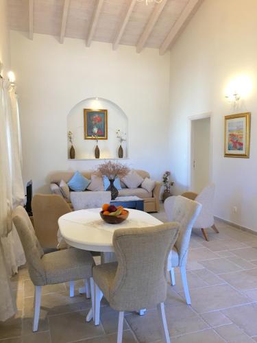  Fioris Cottage in Anapaftíria